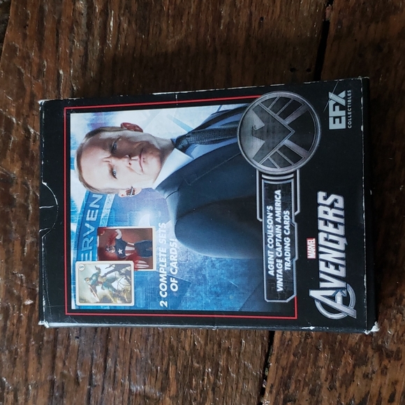 Avengers Coulson's Vintage Captain America Trading Card Set - Prop Replica - Picture 3 of 6